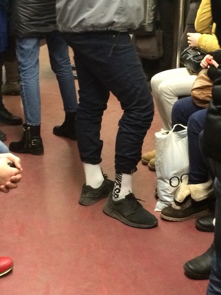 мода петербургского метро, мода метро, модники в транспорте, странные пассажиры метро 