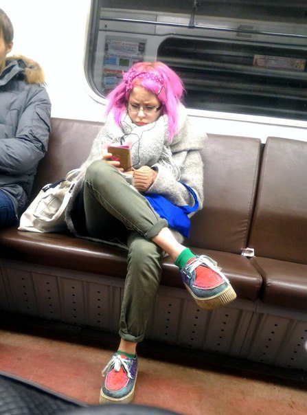 мода петербургского метро, мода метро, модники в транспорте, странные пассажиры метро 