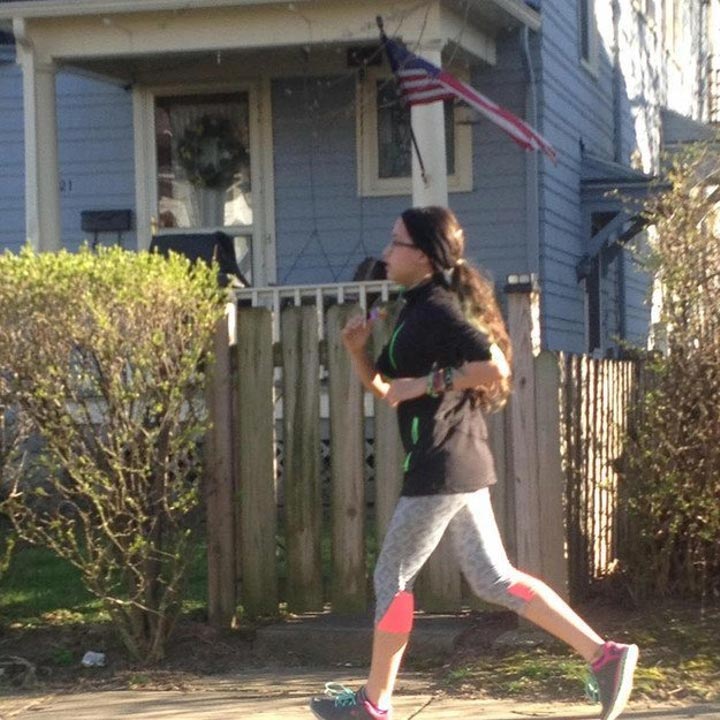 12-летняя девочка ошиблась линией забега и случайно пробежала в 4 раза больше, чем планировала девочка ошиблась линией забега, девочка по по ошибке пробежала полумарафон, девочка вместо 5K пробежала полумарафон