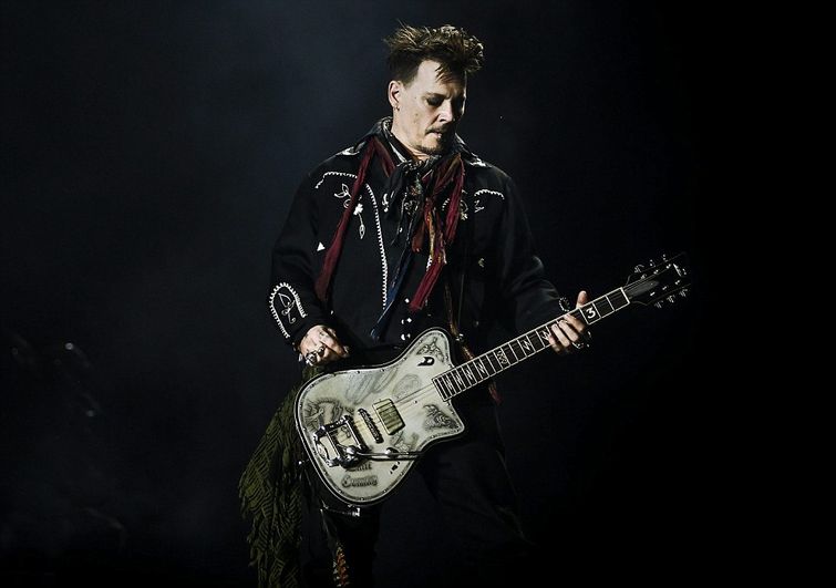 Эмбер Хёрд обвинила Джонни Деппа в домашнем насилии, развод Эмбер Хёрд и Джонни Деппа, Эмбер Хёрд домашнее насилие, Джонни Депп ударил Эмбер Хёрд