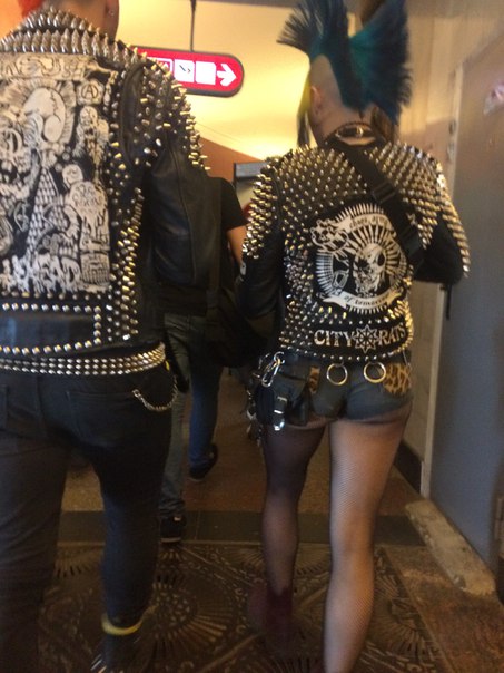 мода петербургского метро, мода метро, модники в транспорте, странные пассажиры метро 