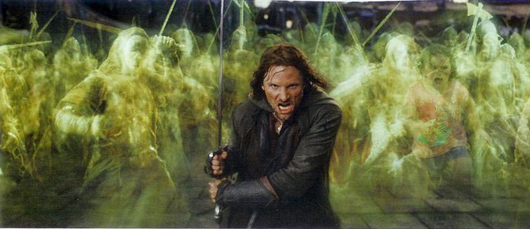 битва фотошоперов, девочка убегает от павлина, фотожабы девочка убегает от павлина