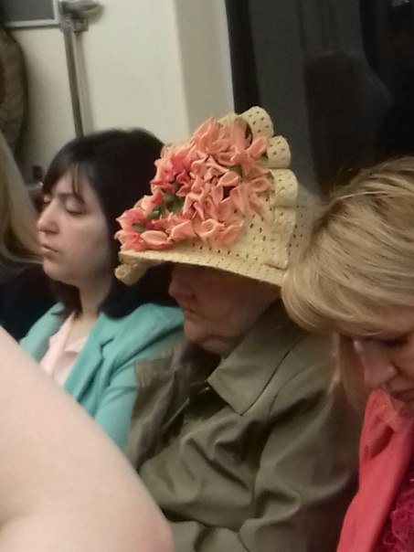 мода петербургского метро, мода метро, модники в транспорте, странные пассажиры метро 