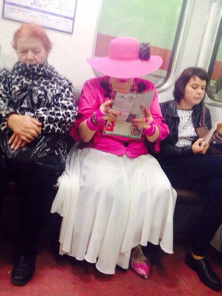 мода петербургского метро, мода метро, модники в транспорте, странные пассажиры метро 