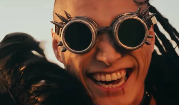 китайская подделка Безумного Макса, Безумная Шелия трейлер