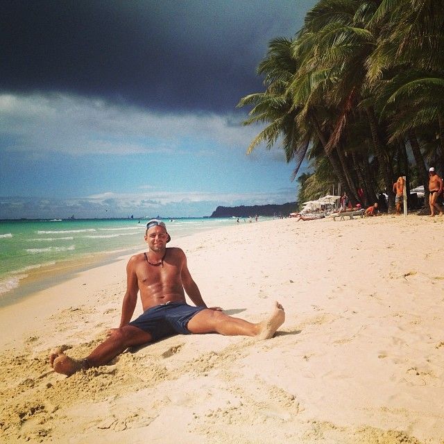 Парень получил частный рейс, потому что никто больше не купил билет на самолет Частный рейс по цене эконом-билета, единственный пассажир на самолете, частный рейс никто не купил билет на самолет