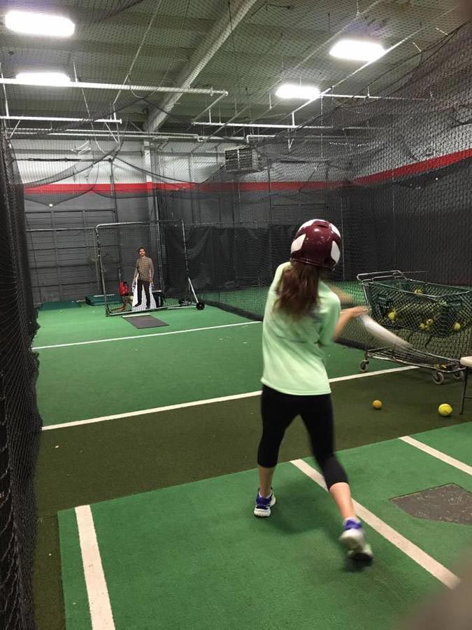 Когда этот парень послал маме свою картонную копию, она нашла ей забавное применение послал маме свою картонную копию, мама фотографии с картонной копией сына