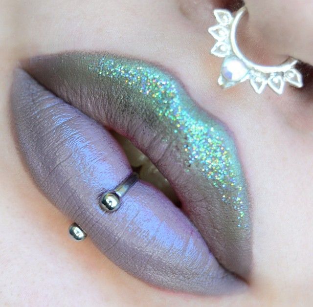 помада в тренде, яркие помады, разноцветные помады