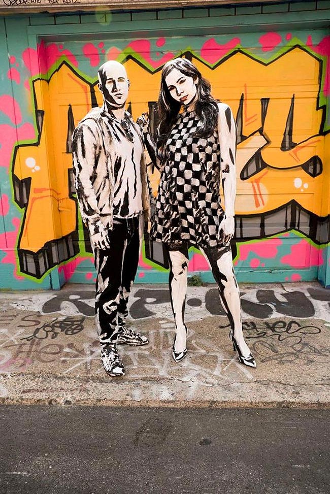 Алекса Мид, Alexa Meade, предложение руки в 2D, приключение нарисованной пары