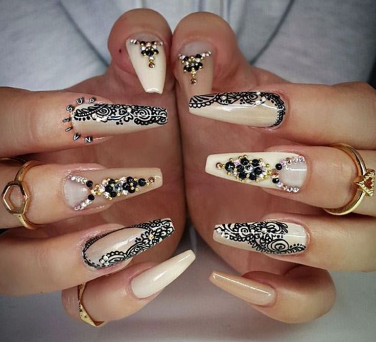 восточные мотивы в маникюре, маникюр в индийском стиле