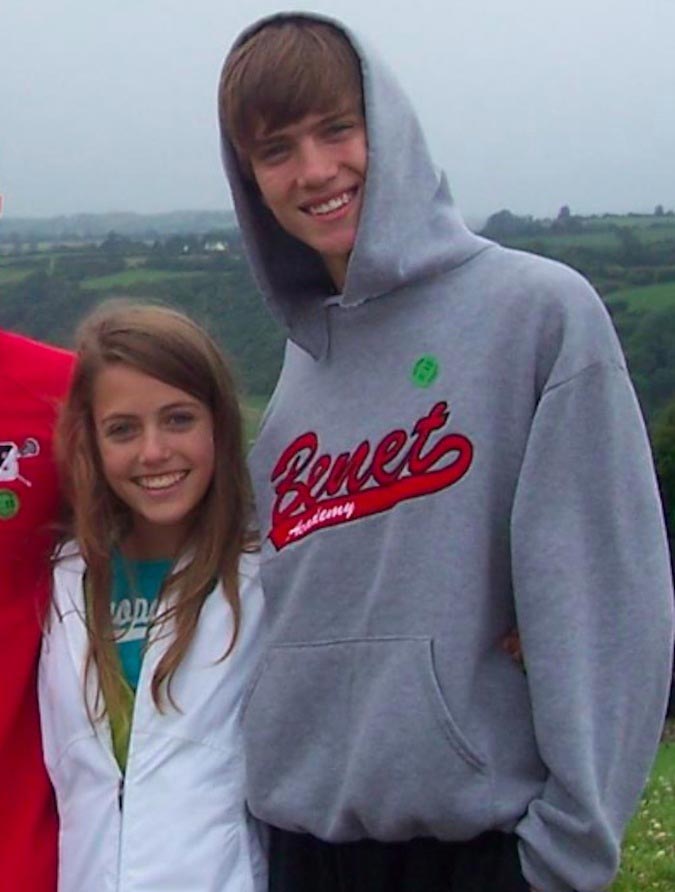 заменил семейные фото на фотографии Стива Бушеми, заменил фотографии членов семьи на Стива Бушеми