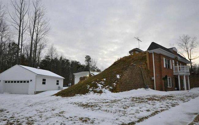 уникальный дом с одной стеной, дом выглядит как дом только с одной стороны