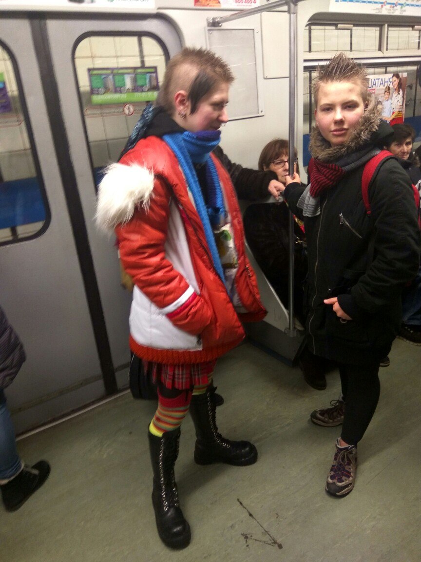Мода от народа или 20 безбашенных пассажиров российского метро мода петербургского метро, мода метро, модники в транспорте, странные пассажиры метро