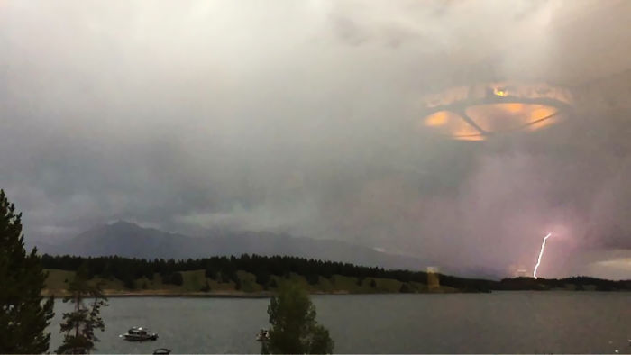 необычные отражения, оптические иллюзии в отражениях