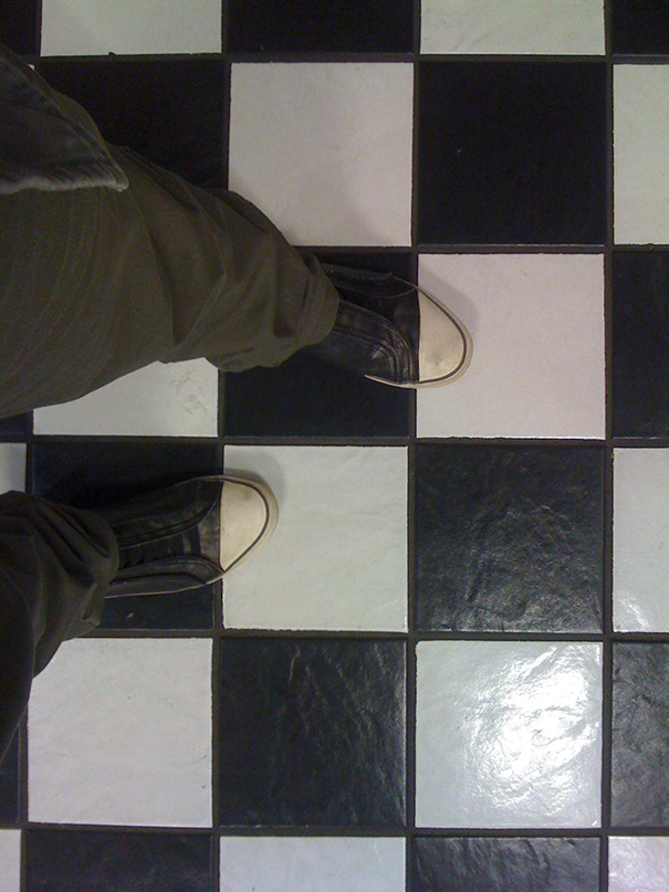 одежда совпала с окружением, камуфляж, маскировка 80 уровня