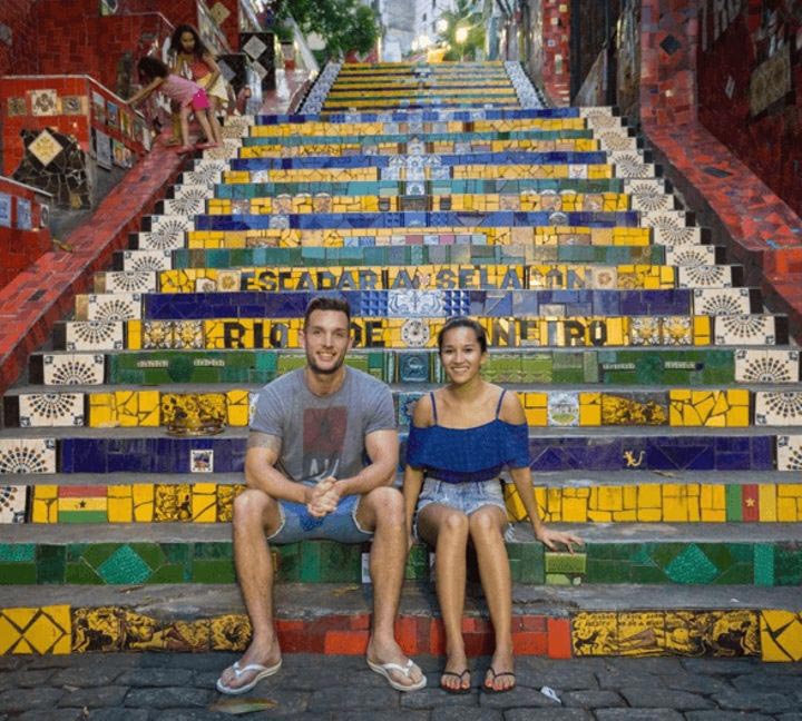 Парень с потрясной фигурой путешествует по миру, ест пиццу, и все ему завидуют парень путешествует по миру и ест пиццу, Фил Дункан, Phil Duncan