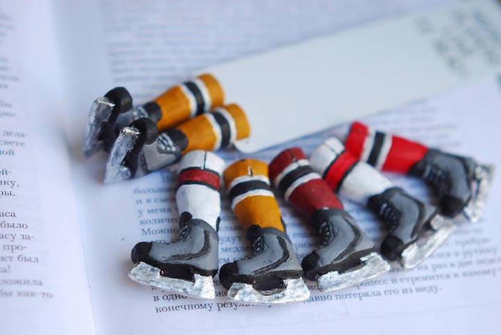 закладки в виде ног персонажей, закладки для книг ноги, Олена Мисник, закладки для книг торчат ноги