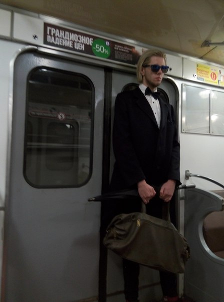 мода петербургского метро, мода метро, модники в транспорте, странные пассажиры метро 