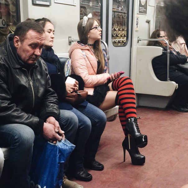 мода петербургского метро, мода метро, модники в транспорте, странные пассажиры метро 
