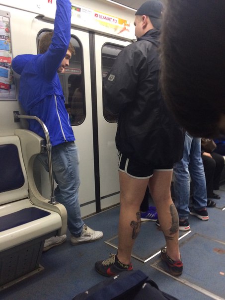 мода петербургского метро, мода метро, модники в транспорте, странные пассажиры метро 