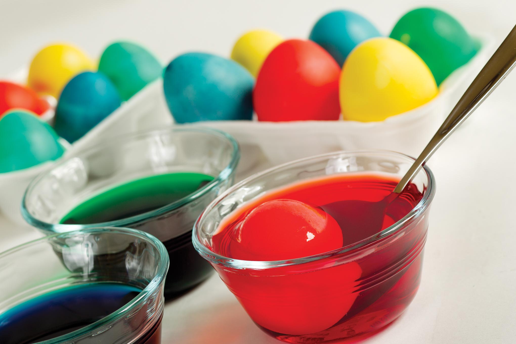 как покрасить яйца на Пасху, идеи для покраски яиц, пасхальные яйца