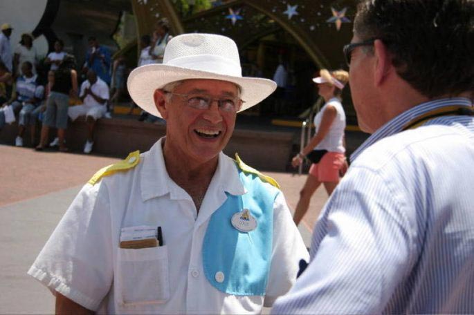 14 строгих и необычных правил, которым должны следовать все сотрудники Диснейленда необычные правила сотрудники Диснейленда, строгие правила для персонала Диснейленда, работники Диснейленда необычные правила