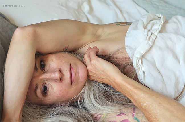 Джули Эйч, Julie H, 56-летняя модель