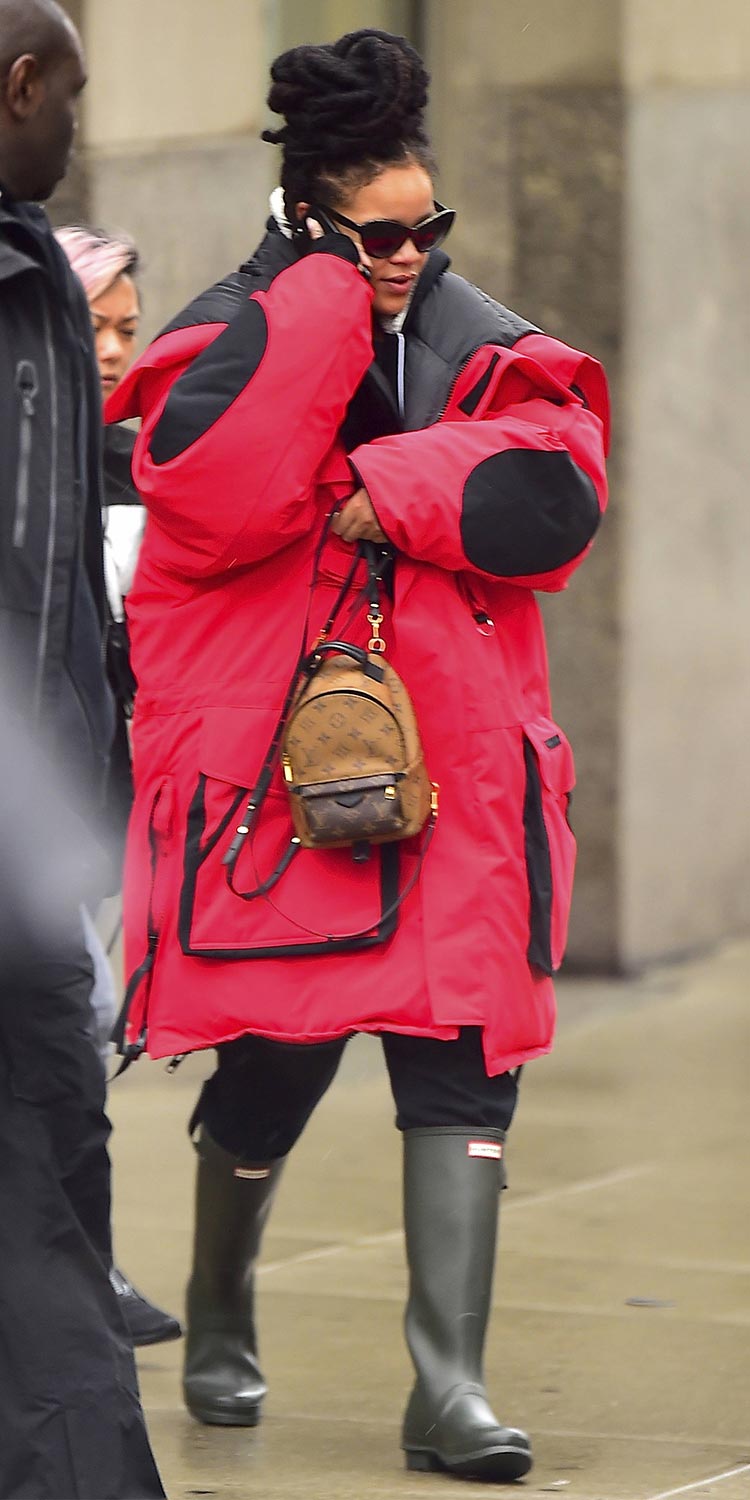 нелепые наряды звёзд, самые безвкусные наряды знаменитостей