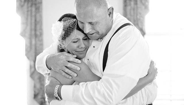 Слёзы отцов невест, радость отцов невест, отцы впервые увидели дочерей в свадебных платьях