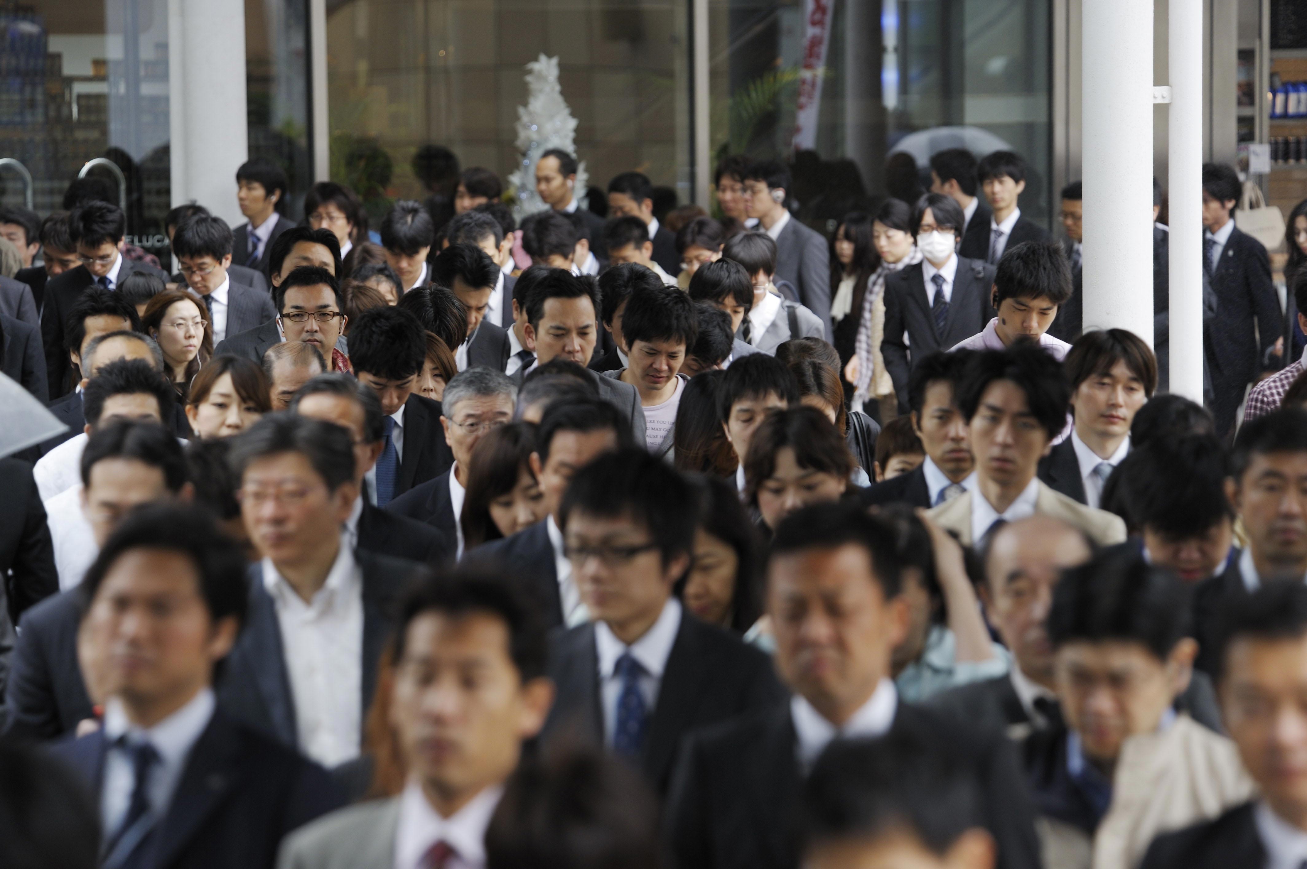 Work japan. Япония рабочие. Трудолюбивые японцы. Японцы работники. Японское население.