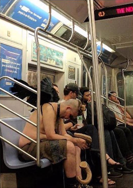 30 абсолютно сумасшедших людей, которых можно встретить в американском метро сумасшедшие люди американское метро, дичь американское метро, смешные случаи в американском метро