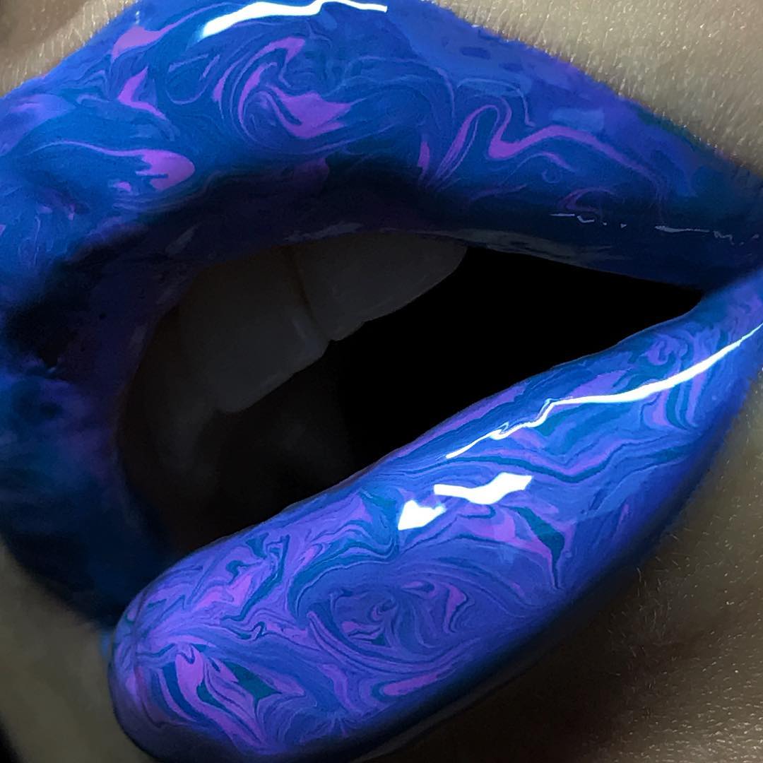 Мраморные губы — новый странный тренд в мире макияжа Мраморные губы, marble lip
