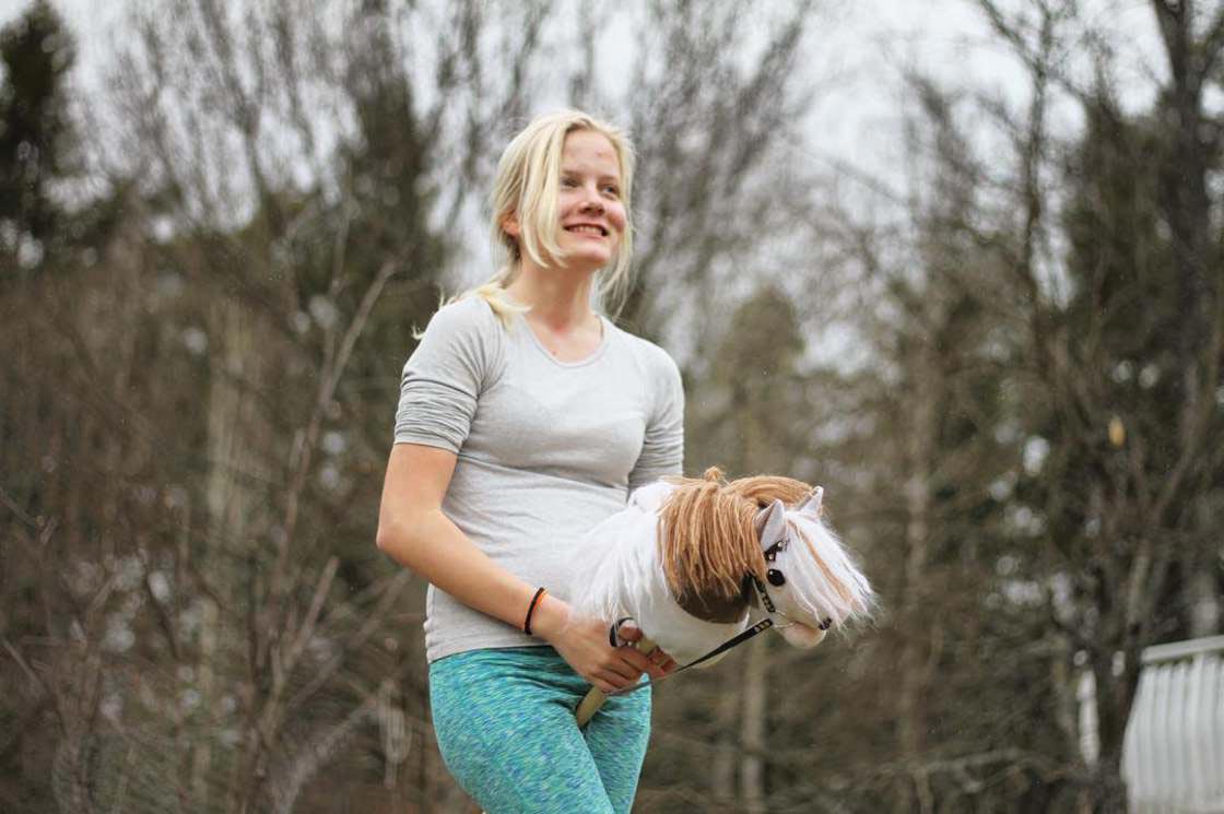 езда на лошади на палке, Hobbyhorse, езда на игрушечной лошади спорт