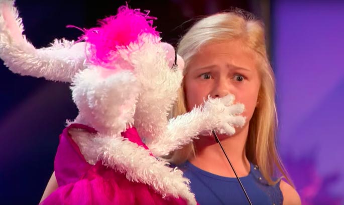 Этой девочке-чревовещателю и её кролику весь зал передачи «America’s Got Talent» аплодировал стоя девочка чревовещатель America’s Got Talent, спела с закрытым ртом, девочка чревовещатель и кролик