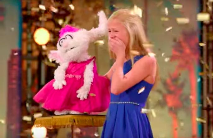 Этой девочке-чревовещателю и её кролику весь зал передачи «America’s Got Talent» аплодировал стоя девочка чревовещатель America’s Got Talent, спела с закрытым ртом, девочка чревовещатель и кролик