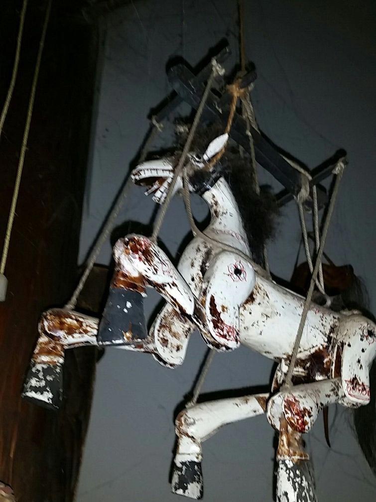 20 смешных случаев, когда люди находили действительно странные вещи в доме своих родителей вещи из дома родителей, странные вещи в доме родителей, смешные истории о родителях, смешно о родителях