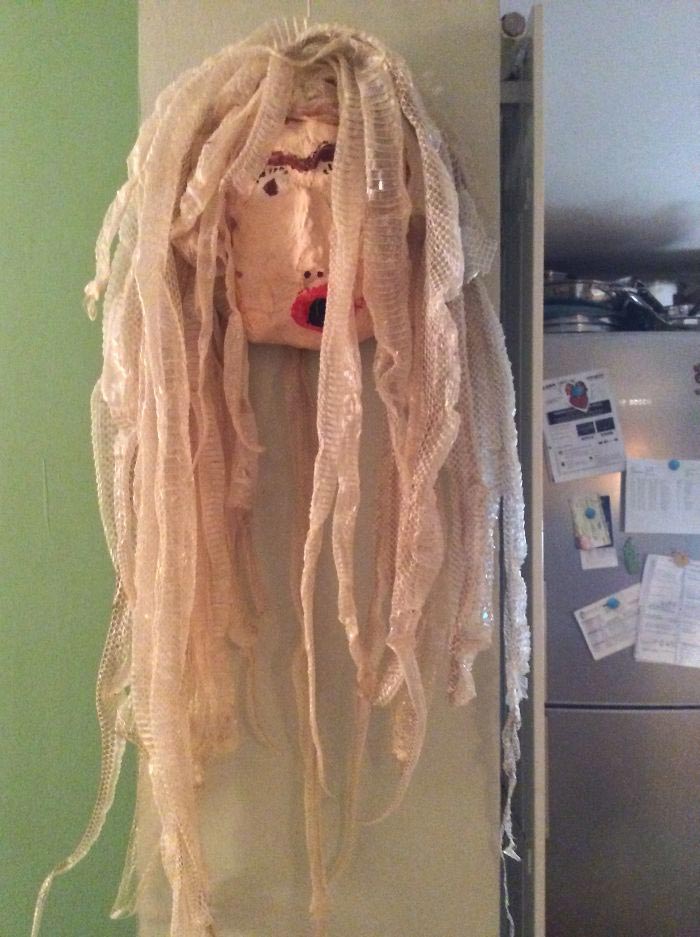 20 смешных случаев, когда люди находили действительно странные вещи в доме своих родителей вещи из дома родителей, странные вещи в доме родителей, смешные истории о родителях, смешно о родителях