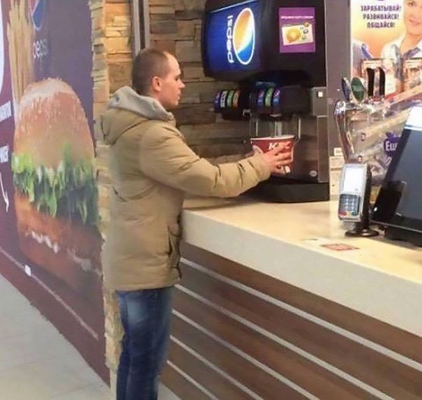 люди которым плевать что о них думают, пофигисты, этим людям неважно что о них подумают