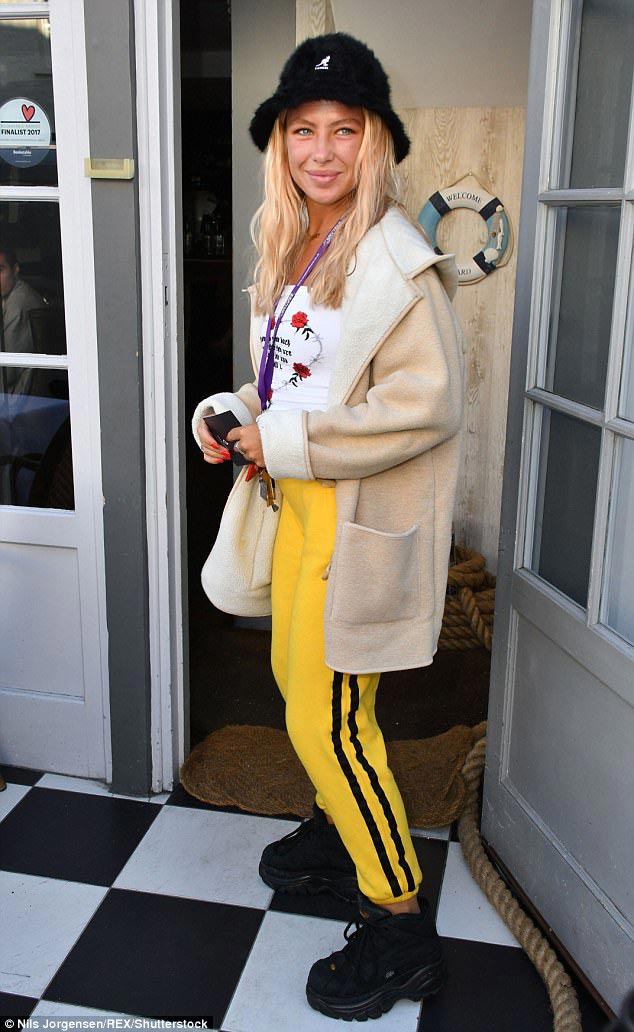 нелепые наряды звёзд, самые безвкусные наряды знаменитостей