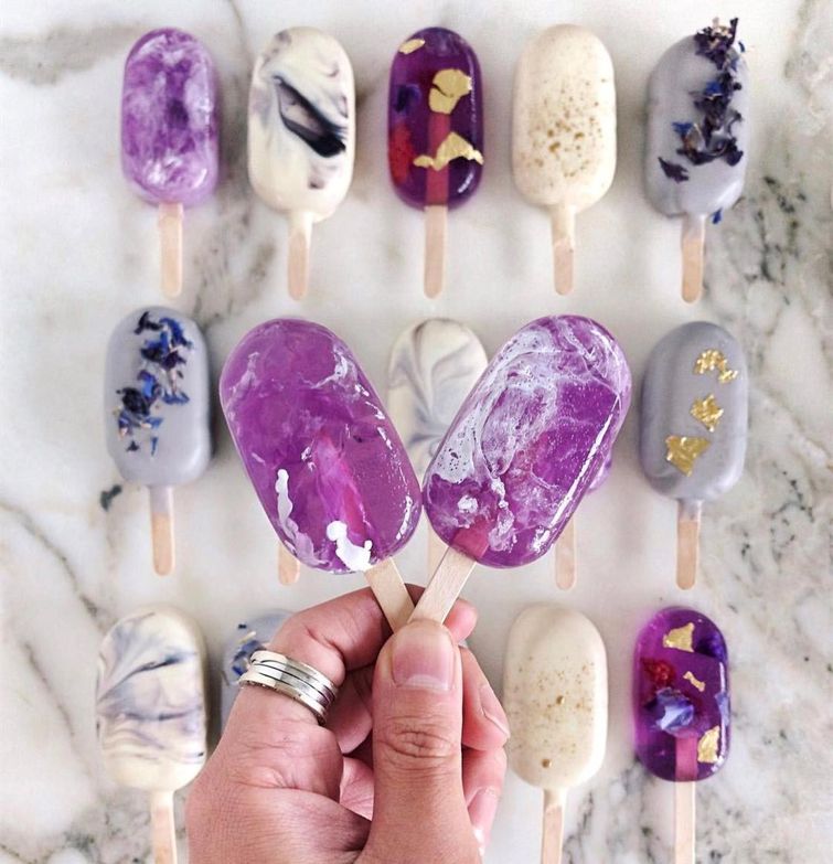 Кондитер изготавливает невыносимо красивые торты, делая их в форме эскимо торты эскимо, торты на палочках, красивые торты, торт на палочке