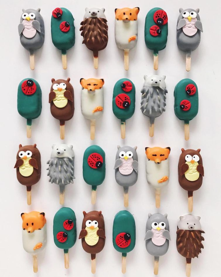 Кондитер изготавливает невыносимо красивые торты, делая их в форме эскимо торты эскимо, торты на палочках, красивые торты, торт на палочке