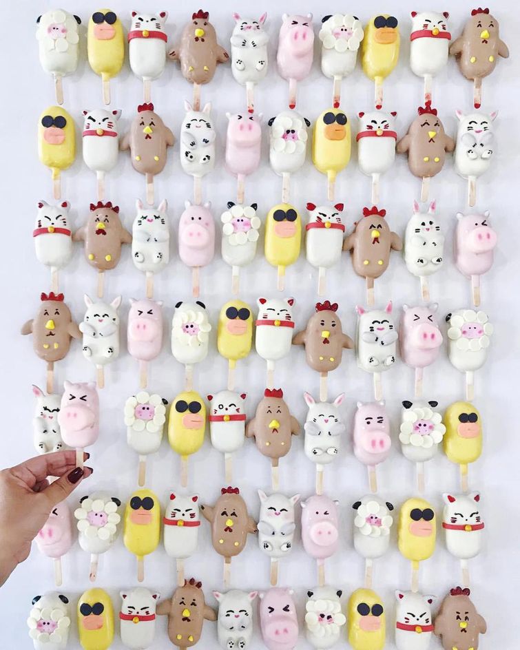 Кондитер изготавливает невыносимо красивые торты, делая их в форме эскимо торты эскимо, торты на палочках, красивые торты, торт на палочке