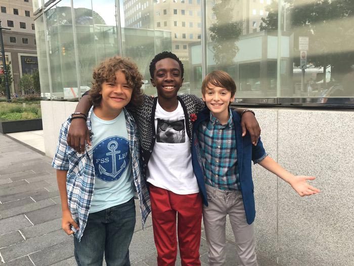 за кадром Очень странных дел, фотографии сделанные за кадром сериала очень странные дела