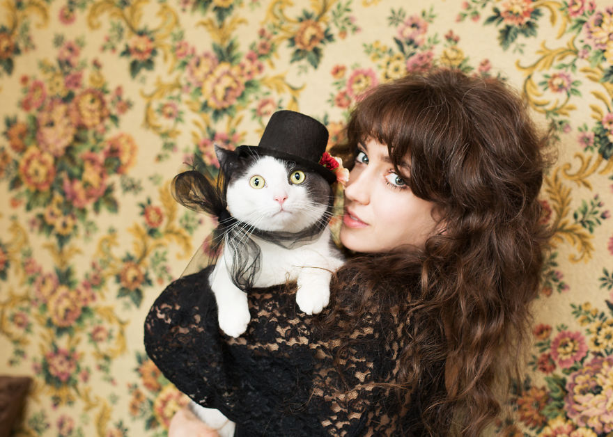 женщины и кошки, девушки со своим кошками, Брайан Виллс, Brianne Wills