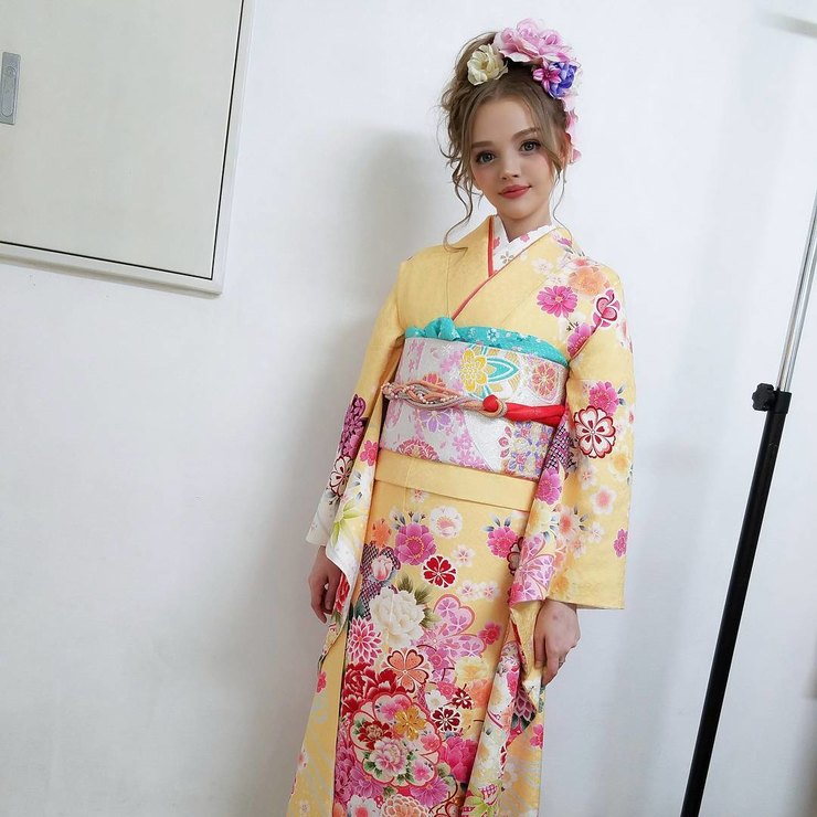 Валерия Луькянова, Дакота Роуз, живые куклы