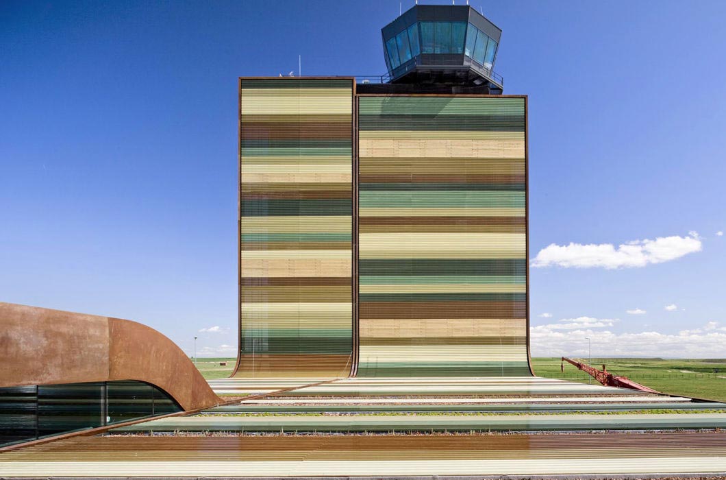 необычные аэропорты, удивительные аэропорты 