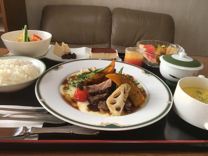 еда в больницах японии, больничная еда в японии, еда в японской больнице