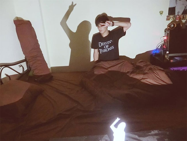 сделать фото с девушкой когда её нет, заставить всех думать что у тебя есть девушка