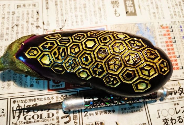 Японский художник вырезает узоры на овощах и фруктах, карвинг,  японский художник Гаку