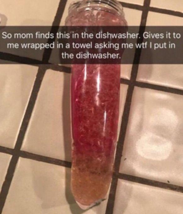 нашла в посудомоечной машине, посудомоечная машина нашла игрушку дочери, посудомоечная машина смешное